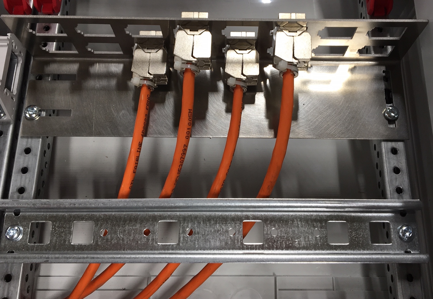 création signée Minusines