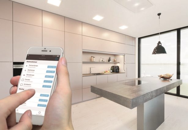 jung_img_lb-management_config-app_smartphone_cmyk_pr-1024×683