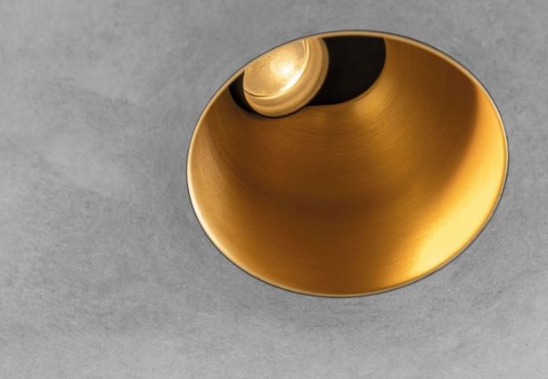 THIMBLE-70-TRIMLESS-ADJ_LED_ANOGOLD_IN-CONCRETE_02