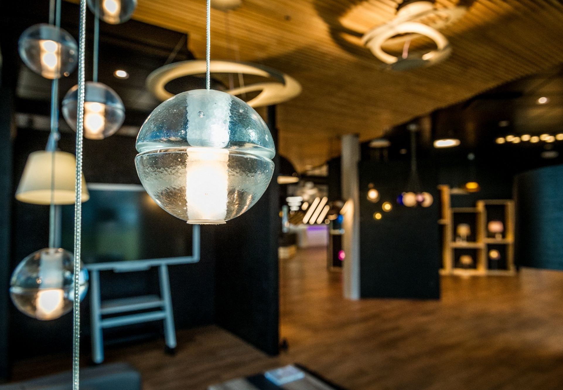 Showroom_Minusines_01